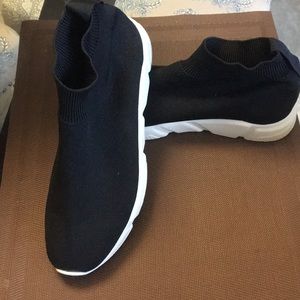 STEVE MADDEN Knit Sneakers